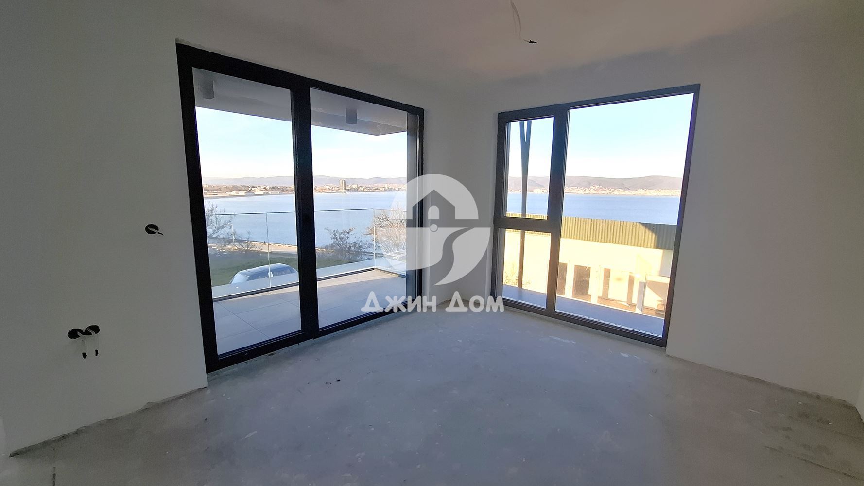 Просторен двустаен апартамент с ГЛЕДКА МОРЕ, гр. Несебър - 0