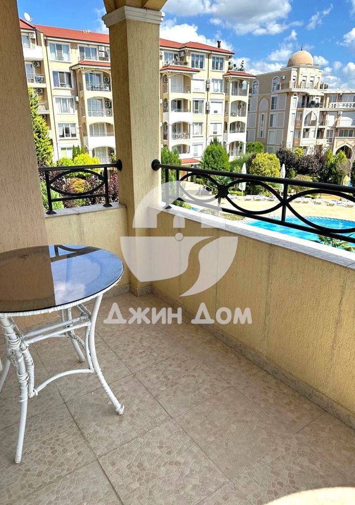 Просторен тристаен апартамент в к-с “Елитония Гардънс”, с. Равда - 0