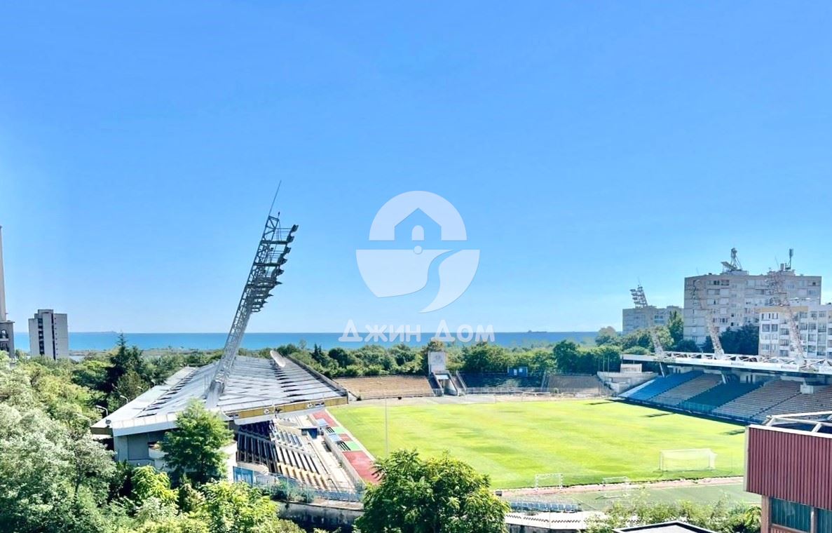 Просторен двустаен апартамент с ГЛЕДКА МОРЕ в к-с „Перла“, гр. Бургас - 0