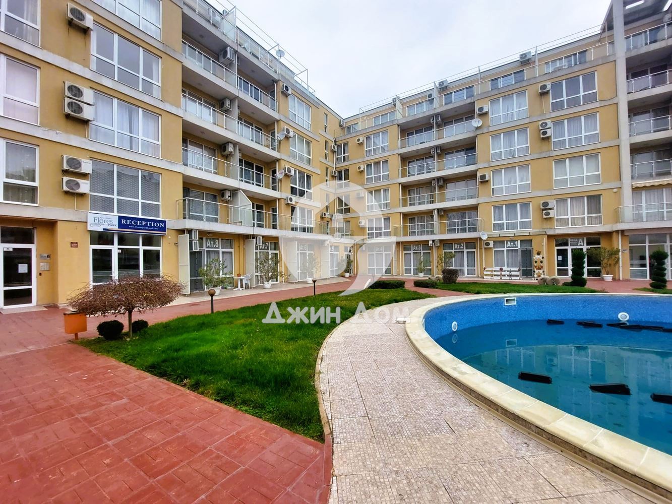 Едностаен апартамент в к-с „Флорес Парк“, к.к. Слънчев бряг - 0