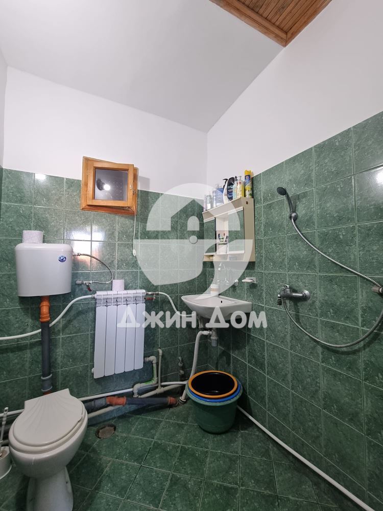 Едноетажна къща с двор в село Винарско, обл. Бургас - 0