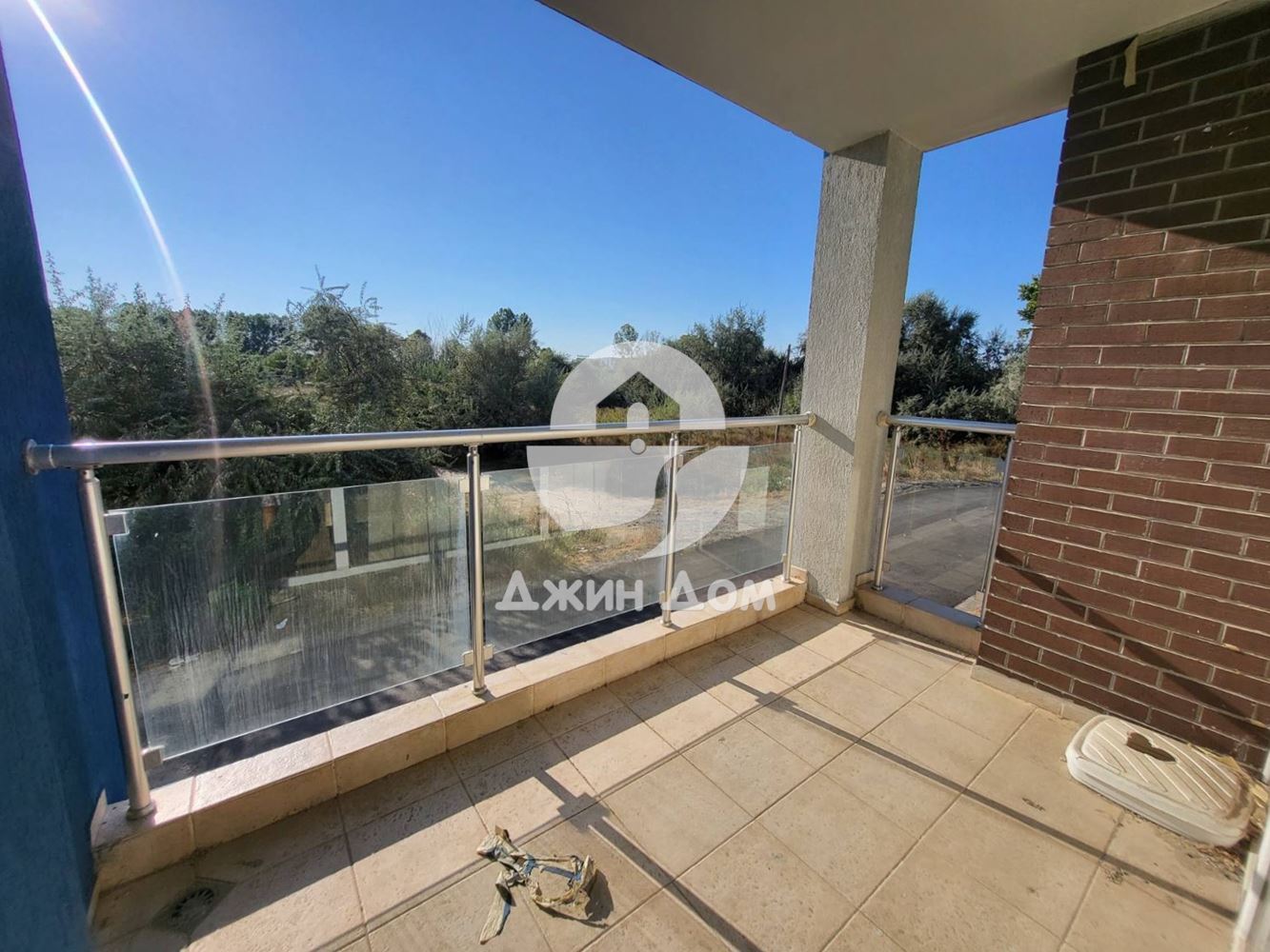 Просторен тристаен апартамент в к-с Сън Сити 2, к.к. Слънчев Бряг - 0