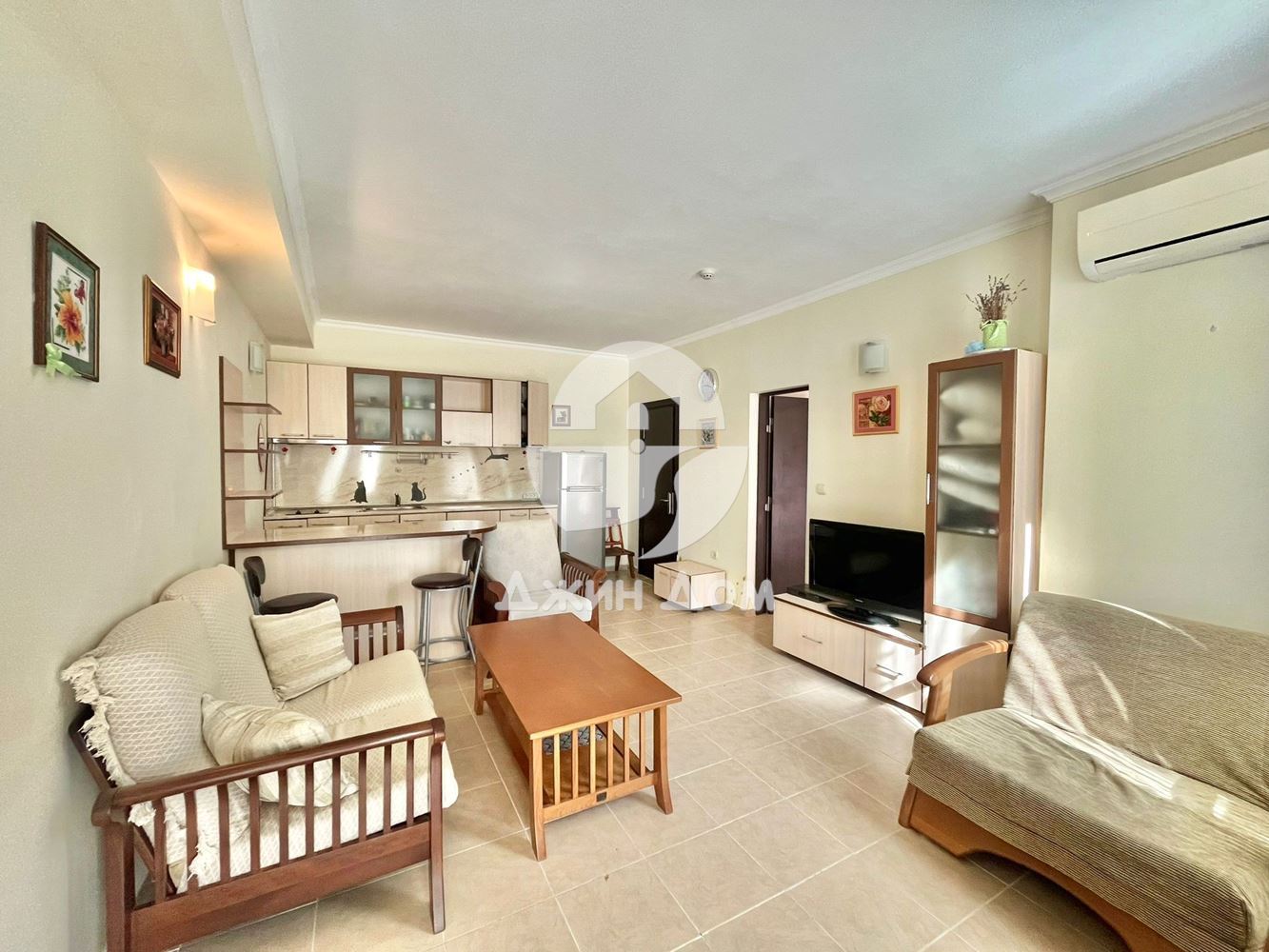 Двустаен апартамент в к-с „Свети Георги Палас“, гр. Свети Влас - 0