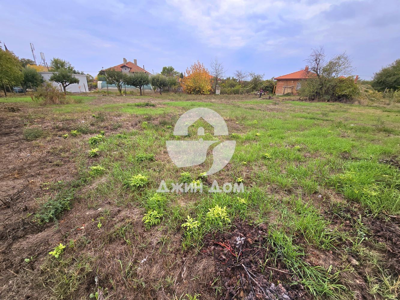 Поземлен имот в с. Гюльовца - 0