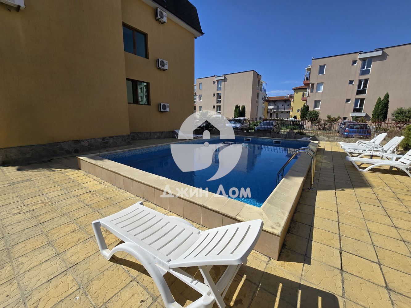 Двустаен апартамент с ГЛЕДКА МОРЕ в к-с Амото, с. Равда - 0