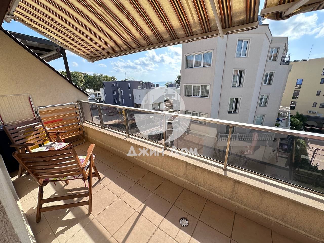 Двустаен апартамент в жилищна сграда с ГЛЕДКА МОРЕ, с. Равда - 0