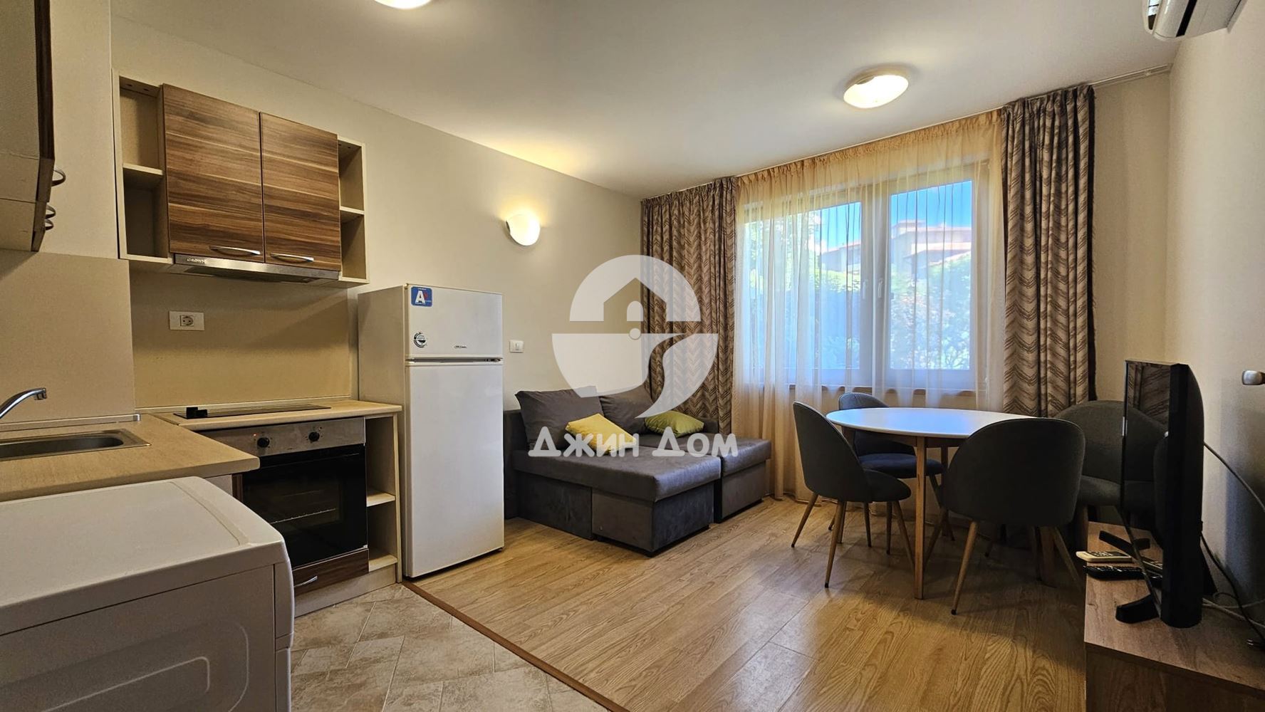 Двустаен апартамент в к-с „Райска градина“, гр. Свети Влас - 0