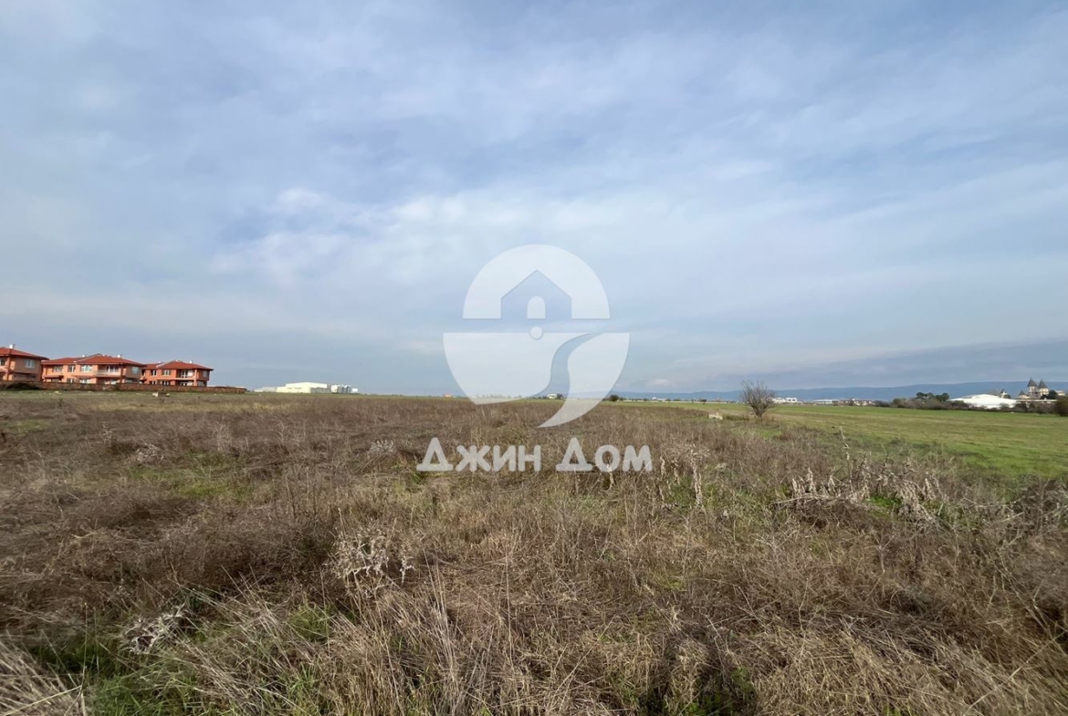 Урегулиран поземлен имот с ГЛЕДКА ПЛАНИНА в с. Равда - 0