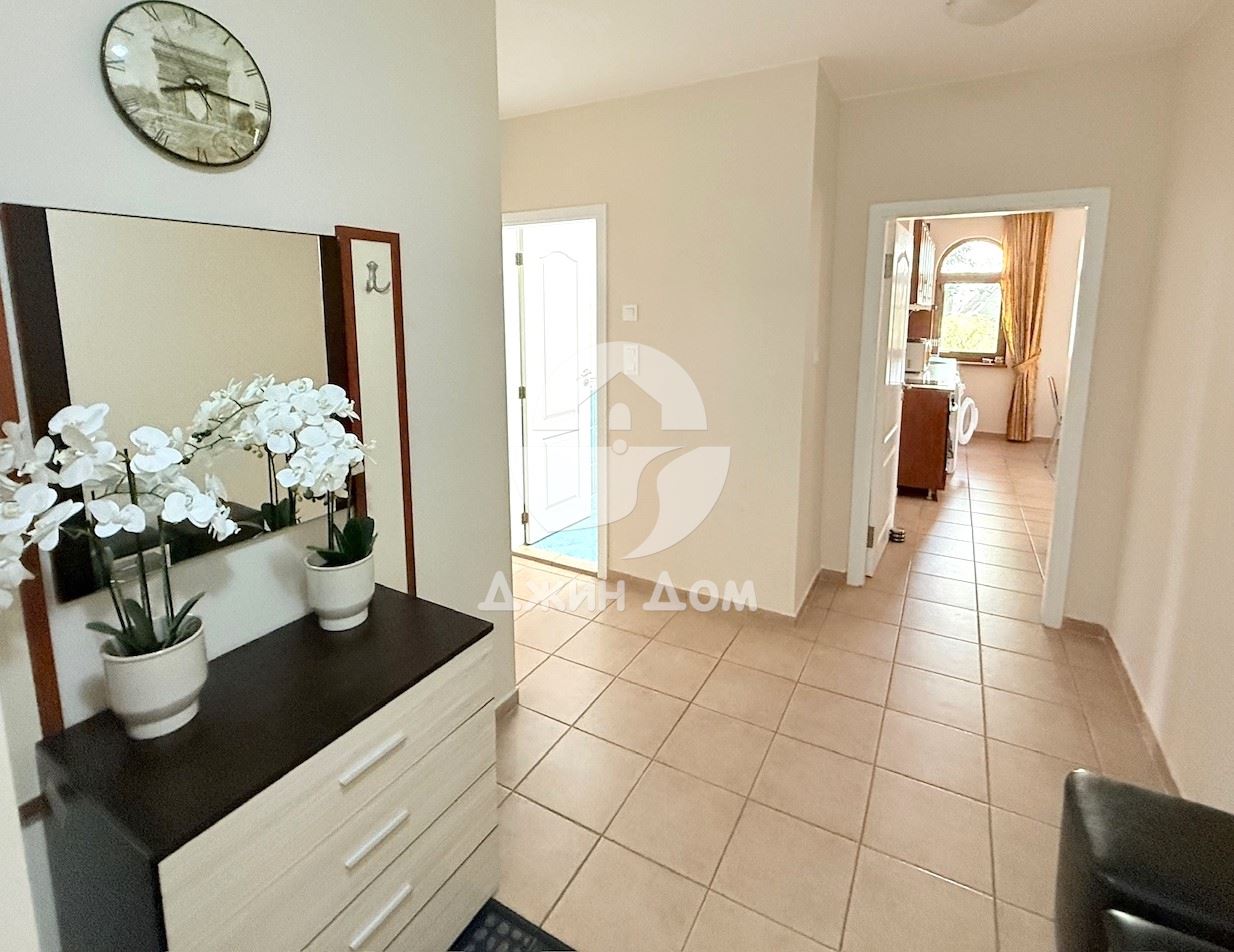 Просторен тристаен апартамент в к-с Съмър Дриймс, к.к. Слънчев бряг - 0