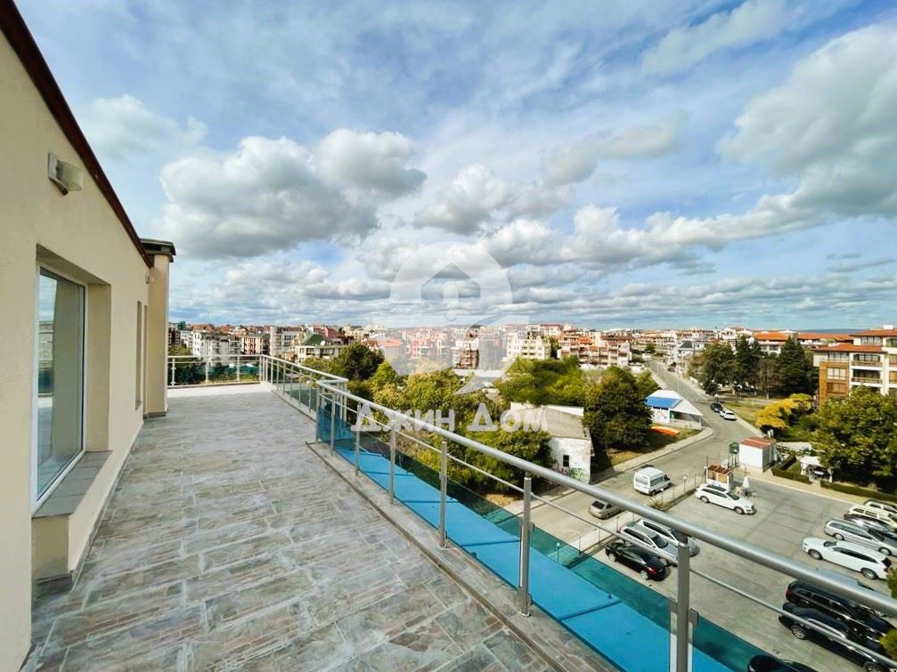 Тристаен пентхаус с ПАНОРАМА МОРЕ в к-с „Оазис“, с. Равда - 0