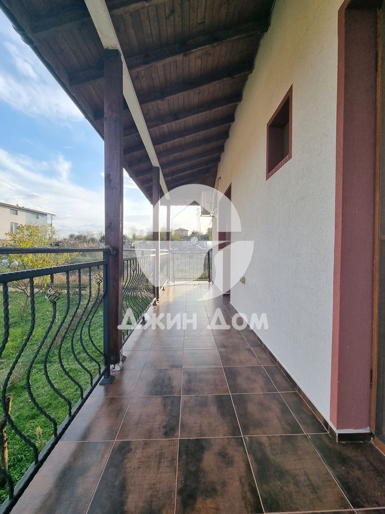 Двуетажна къща с двор в с. Александрово, общ. Поморие - 0