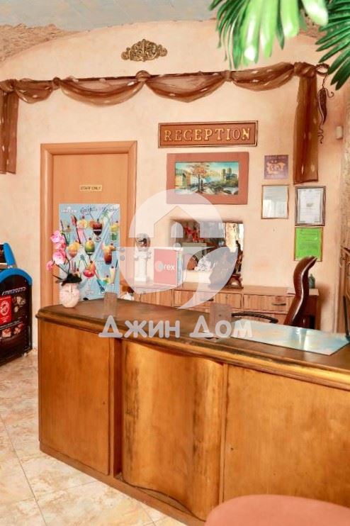 Хотел „Тропикана“ с ресторант и ГЛЕДКА МОРЕ в с. Равда - 0