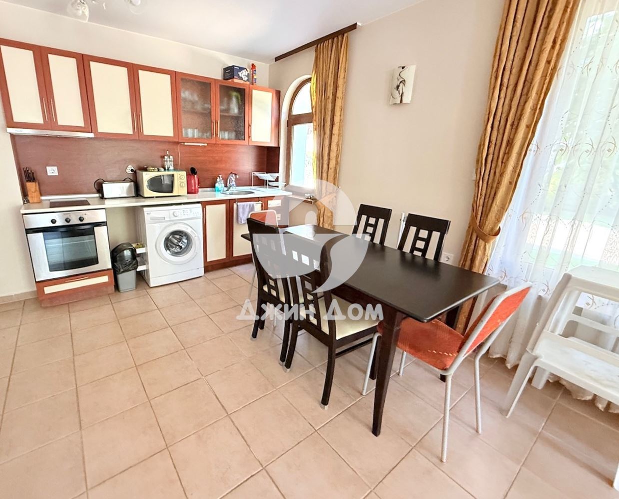 Просторен тристаен апартамент в к-с Съмър Дриймс, к.к. Слънчев бряг - 0