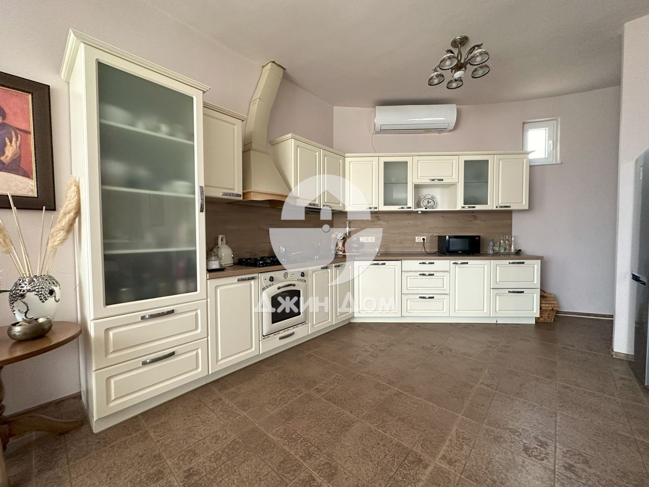 Просторна триетажна къща с ПАНОРАМА МОРЕ в гр. Свети Влас - 0