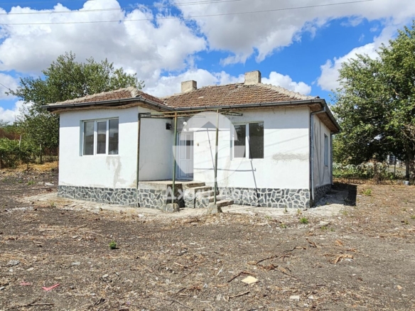 Едноетажна къща в с. Дюлево, обл. Бургас - 0