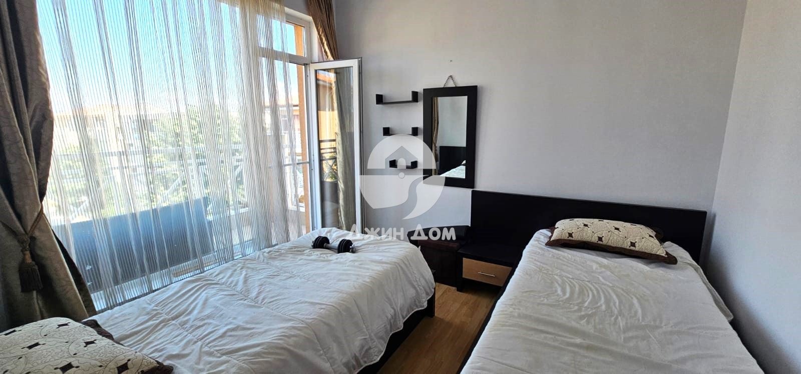 Просторен тристаен апартамент с ГЛЕДКА ПЛАНИНА в Съни Дей 6, Сл. бряг - 0