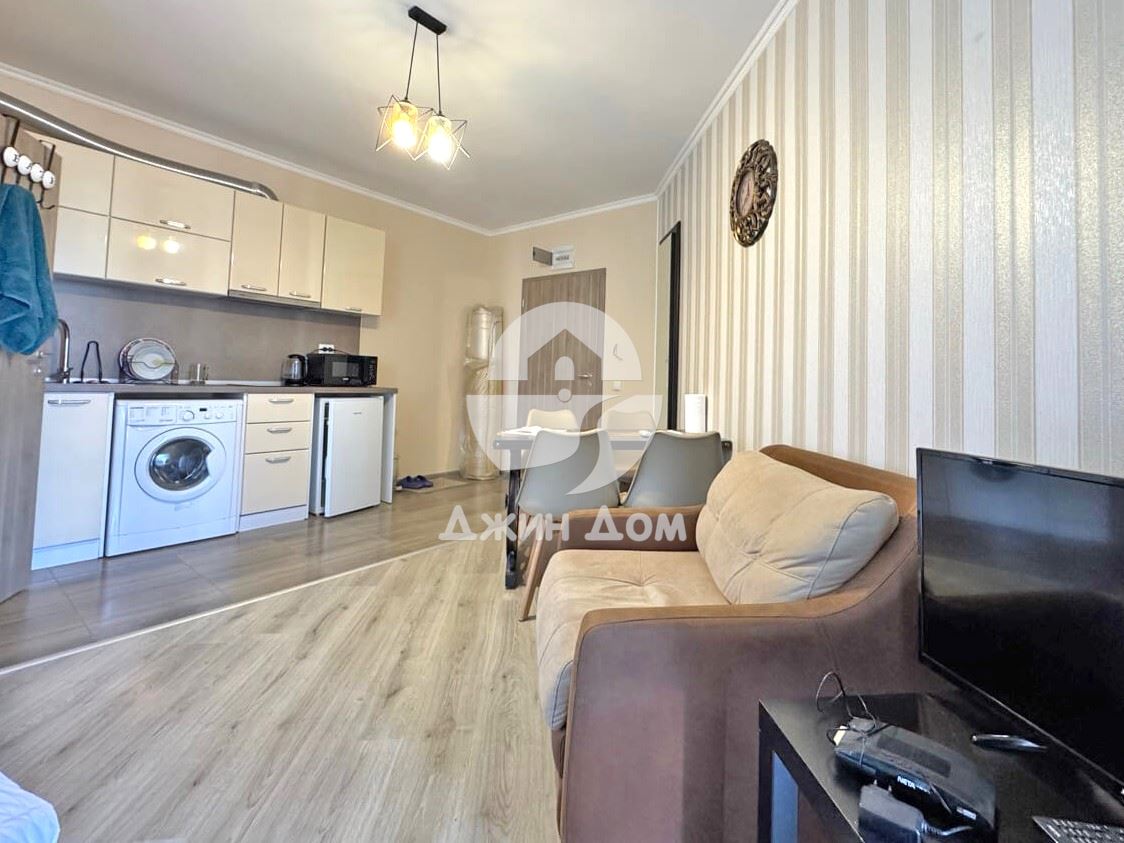 Просторен едностаен апартамент в к-с „Вип Вижън“, к.к. Слънчев бряг - 0