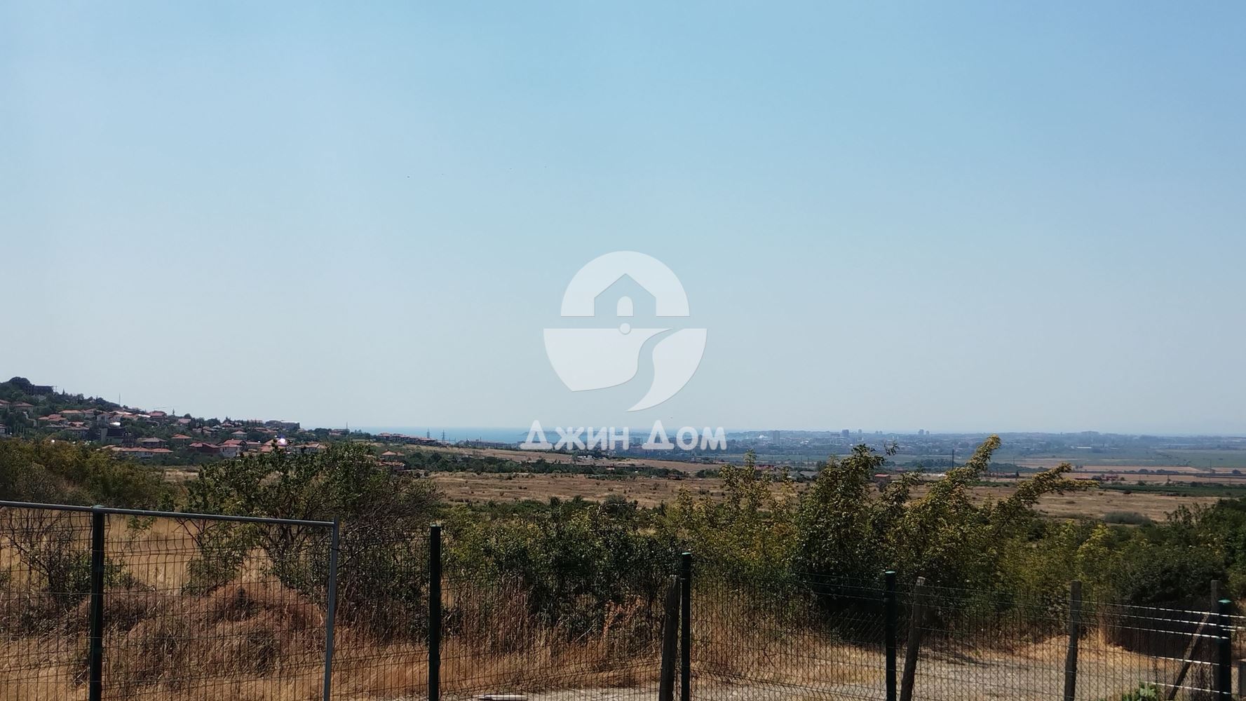 Триетажна къща с ГЛЕДКА МОРЕ в с. Кошарица - 0