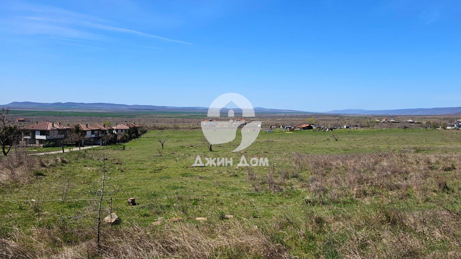 Урегулиран поземлен имот в с. Кошарица - 0