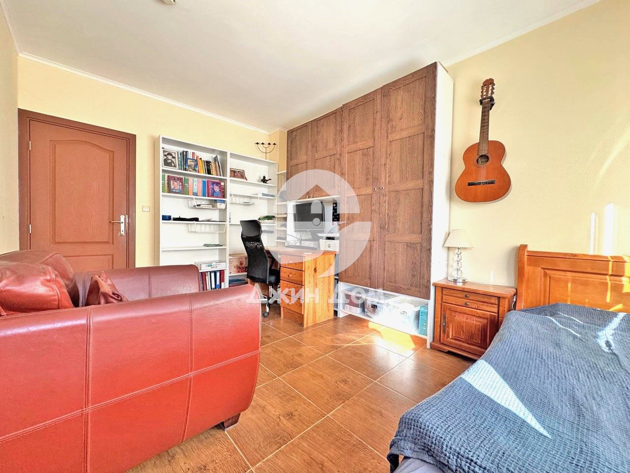 Просторен обзаведен тристаен апартамент в Бей Вю Вилас, с. Кошарица - 0