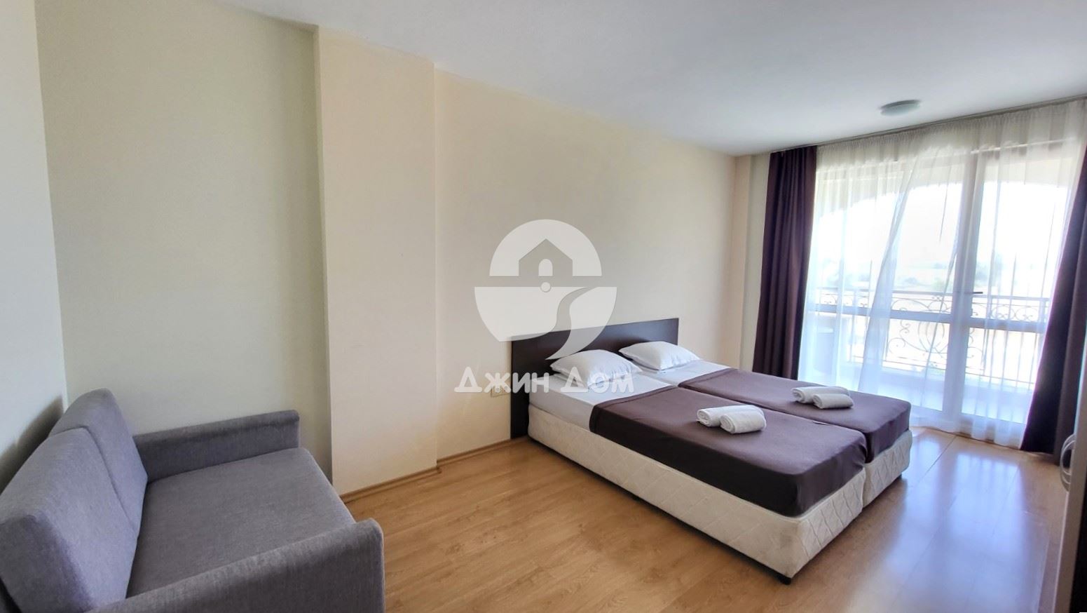 Просторен двустаен апартамент в к-с „Сезони 3“, к.к. Слънчев бряг - 0