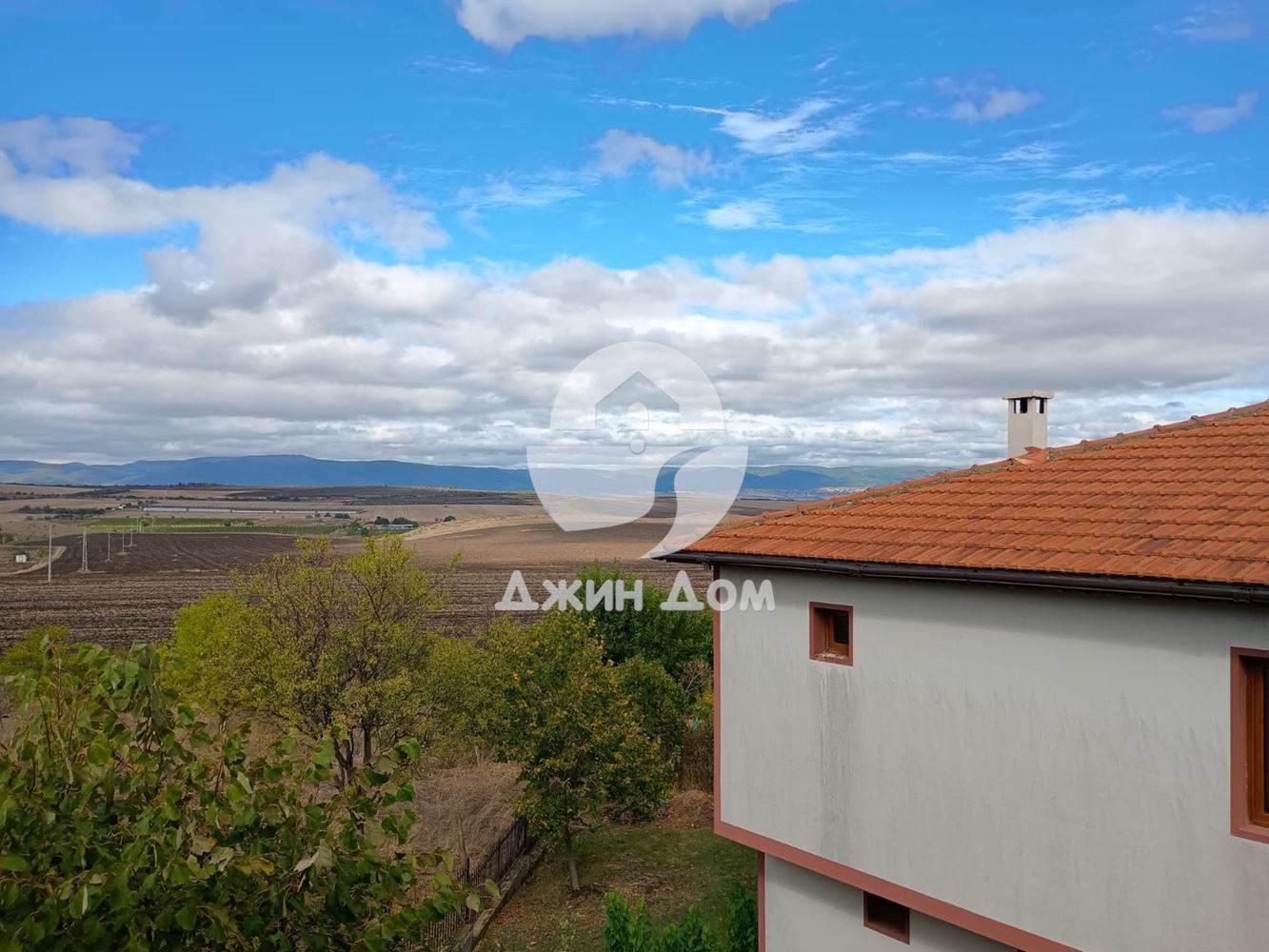 Двуетажна къща с двор в с. Александрово, общ. Поморие - 0