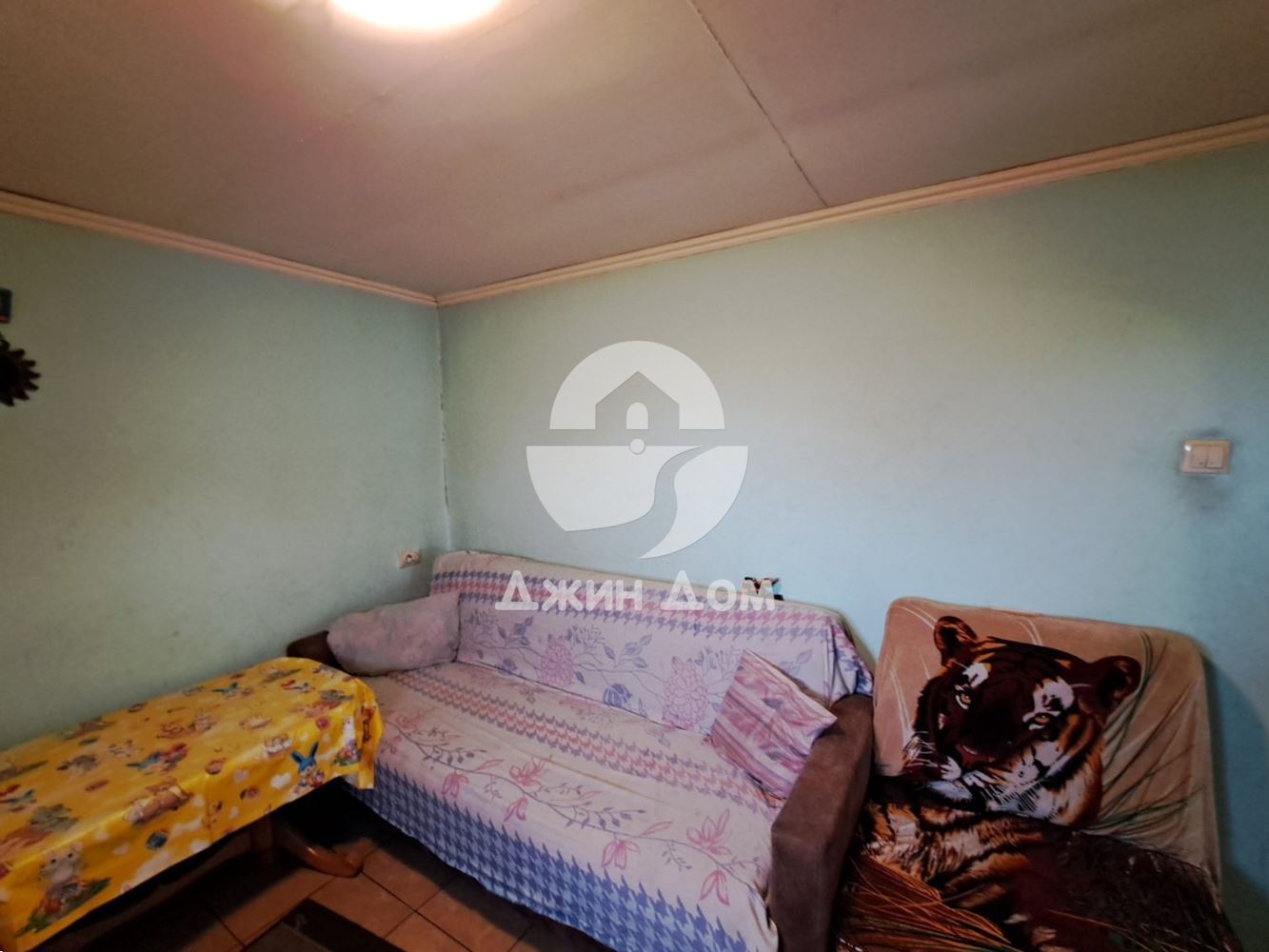 Едноетажна къща с двор в с. Черноград - 0