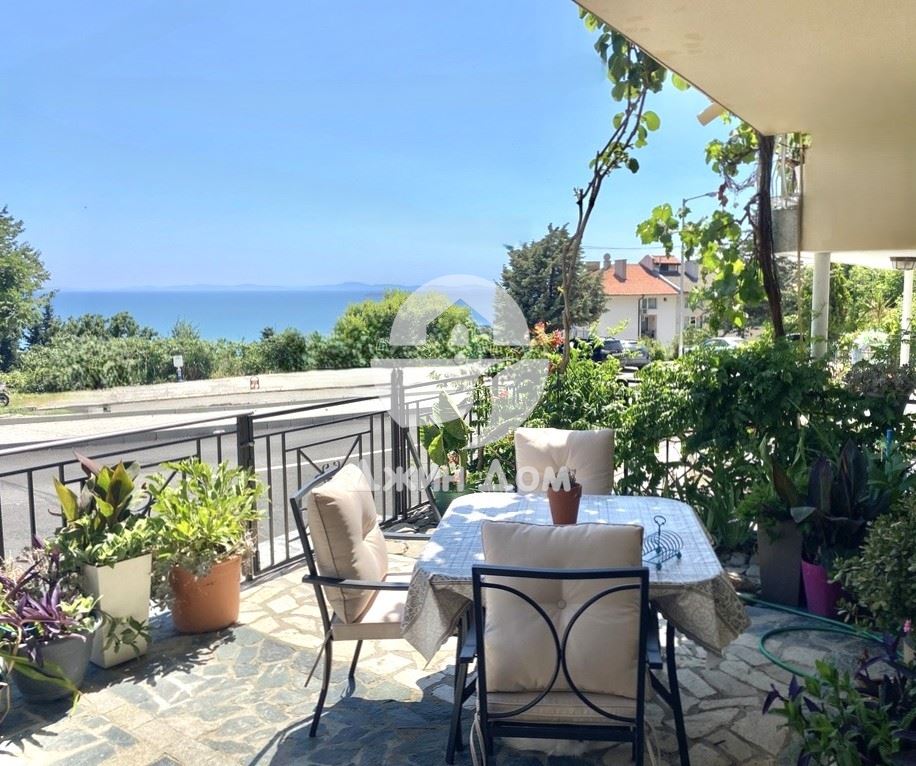 Четиристаен апартамент в жилищна сграда с ГЛЕДКА МОРЕ, гр. Свети Влас - 0