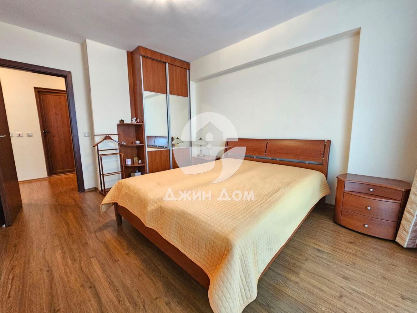 Тристаен апартамент с ПАНОРАМА МОРЕ в жилищна сграда, гр. Созопол - 0