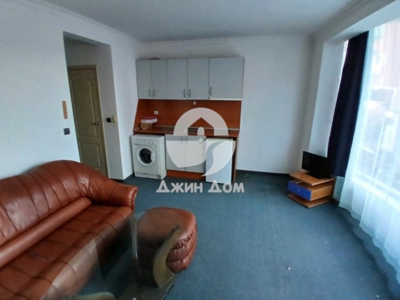 Двустаен апартамент с НИСКА ТАКСА в гр. Несебър - 0