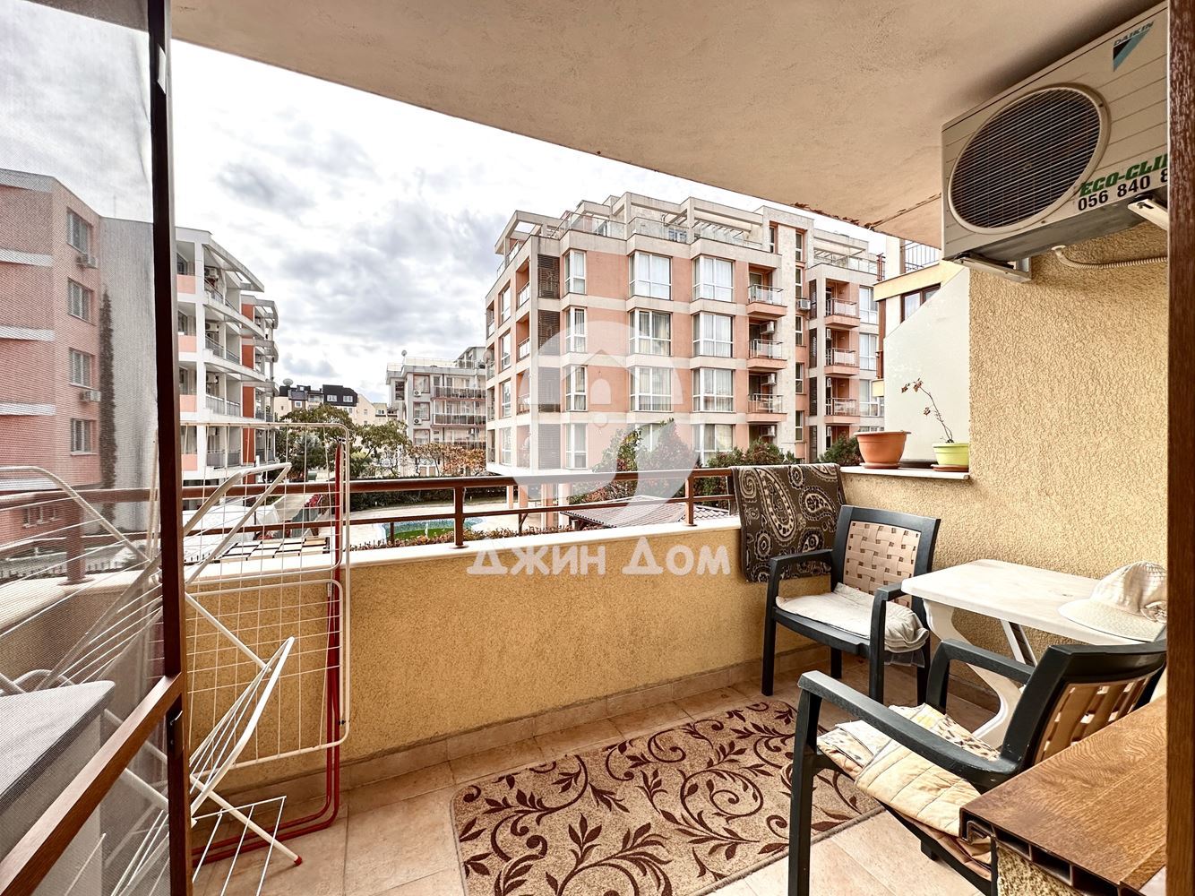 Двустаен апартамент в к-с „Съни Дриймс“, к.к. Слънчев бряг - 0