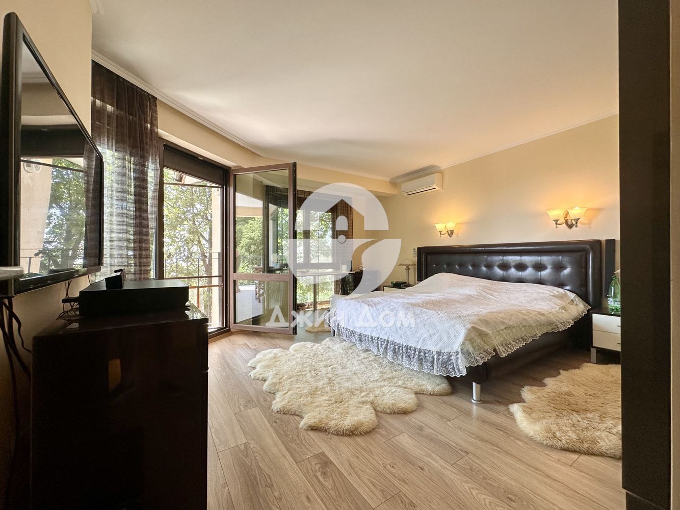 Двуетажна къща с ГЛЕДКА МОРЕ в с. Кошарица - 0