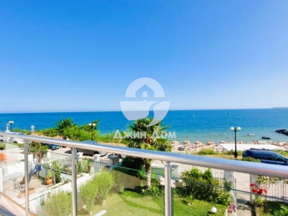 Двуетажна къща на ПЪРВА ЛИНИЯ МОРЕ с ПАНОРАМА МОРЕ в Свети Влас - 0