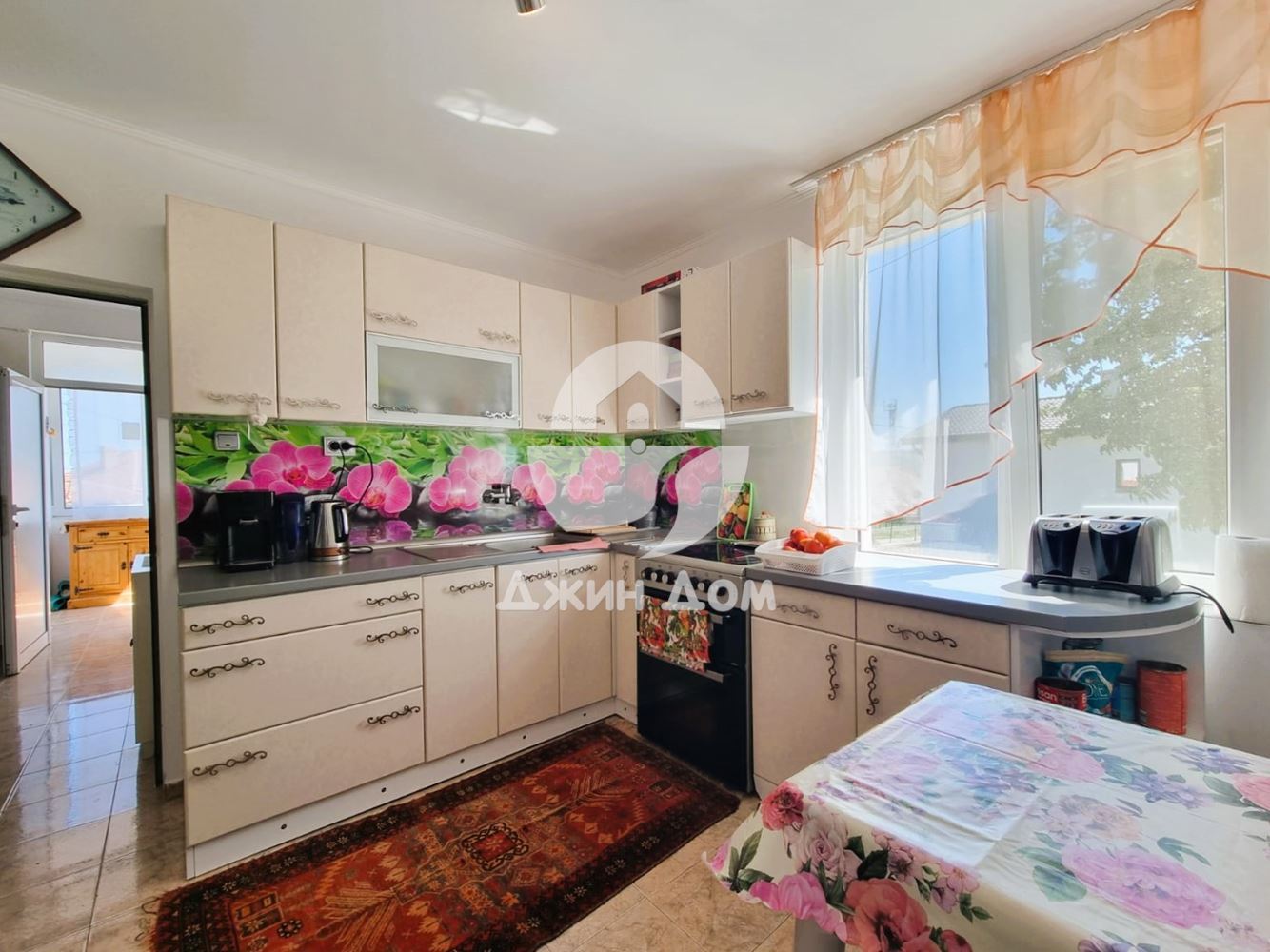 Обзаведена двуетажна къща в с. Просеник - 0