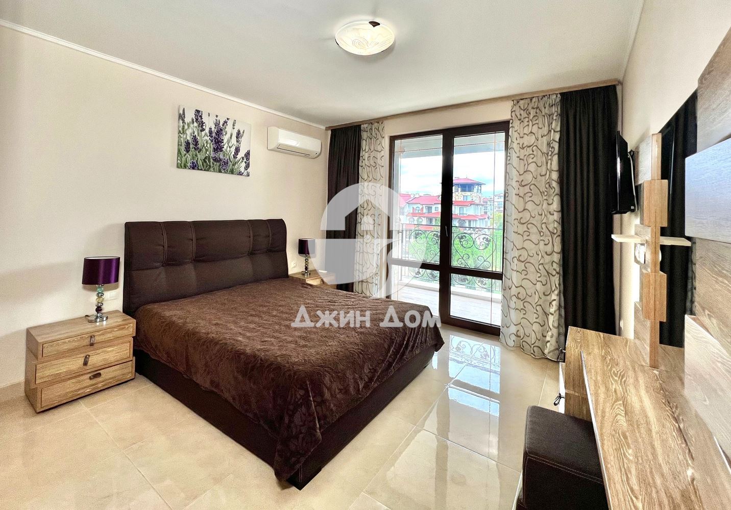 Стилен тристаен апартамент в к-с „Посейдон“, гр. Несебър - 0