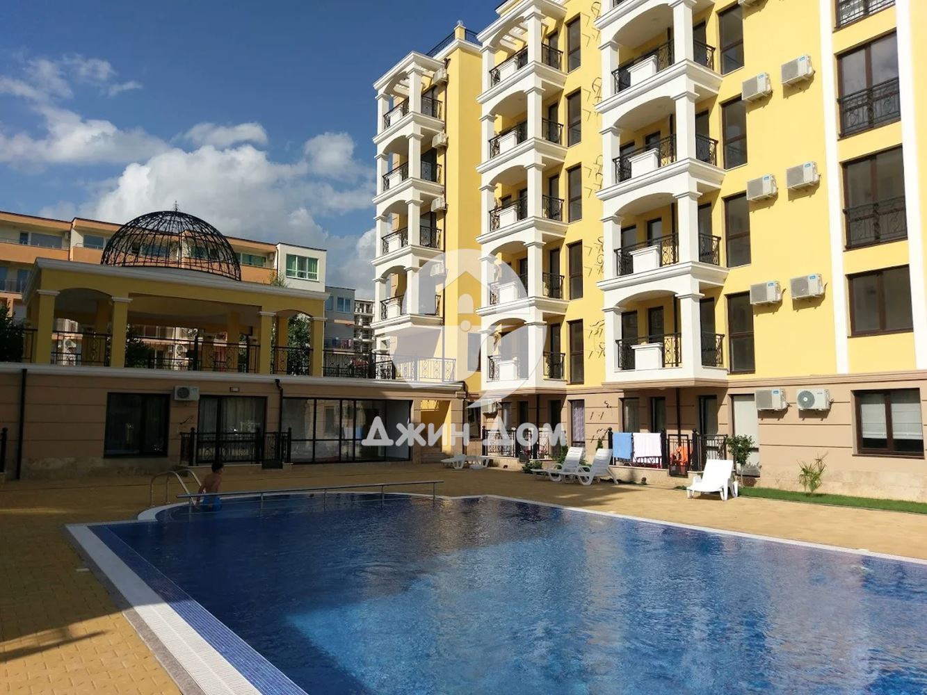 Двустаен апартамент с ГЛЕДКА МОРЕ в к-с “Морски Бряг”, гр. Свети Влас - 0