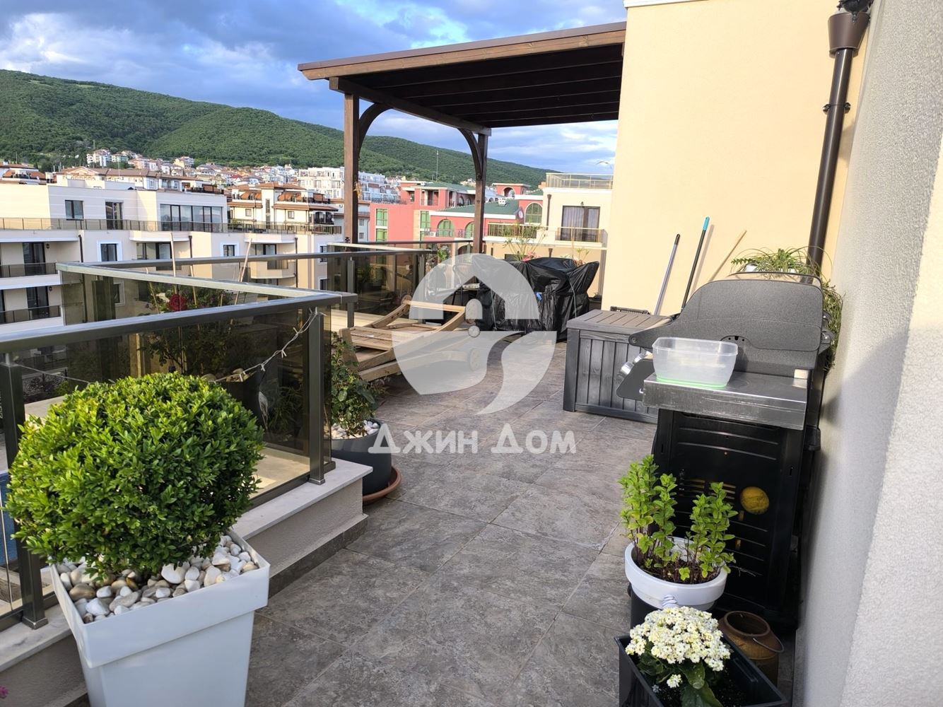 Тристаен апартамент с ГЛЕДКА МОРЕ в к-с „Милениум 2“, гр. Свети Влас - 0