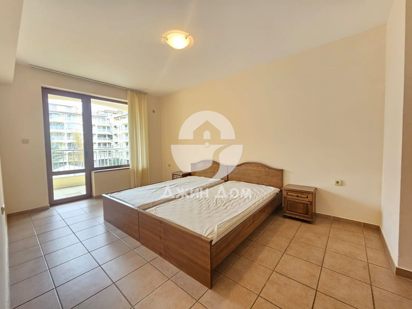 Просторен тристаен апартамент в к-с Съмър Дриймс, к.к. Слънчев бряг - 0