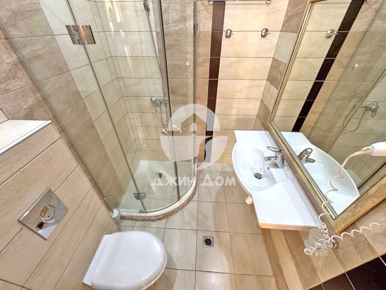 Просторен двустаен апартамент в к-с „Камелот Резиденс“, к.к. Слънчев бряг - 0