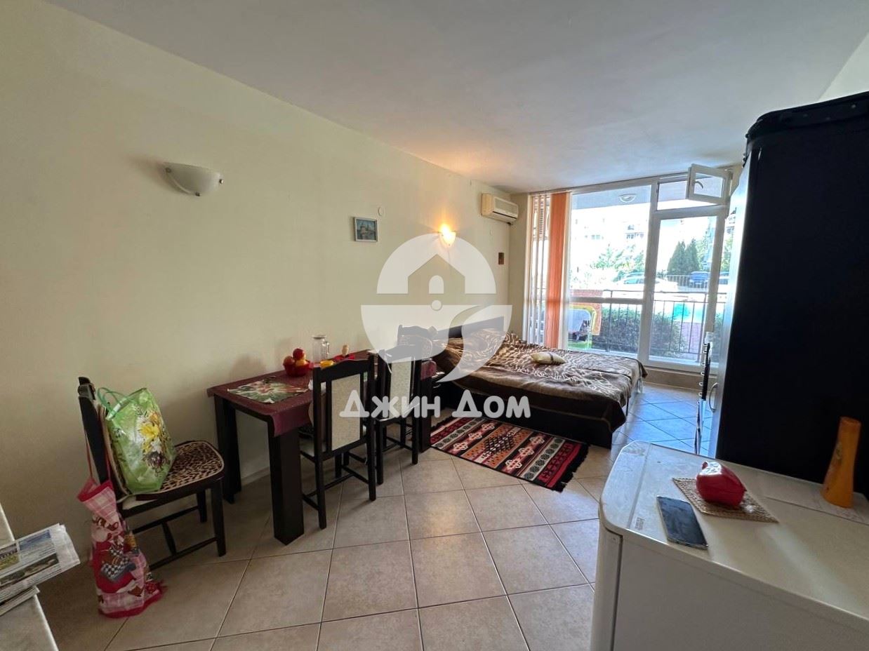 Просторен едностаен апартамент в к-с Сънсет Бийч 4, к.к. Слънчев бряг - 0