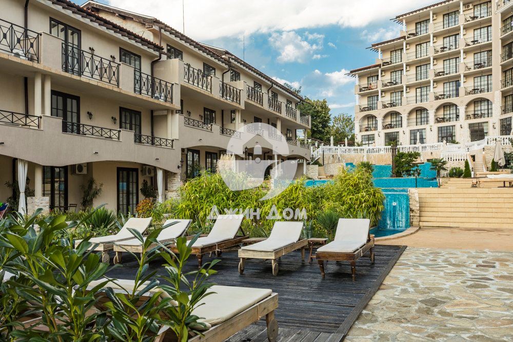 Тристайни апартаменти с ГЛЕДКА МОРЕ в Клифф Бийч СПА Резорт, гр. Обзор - 0