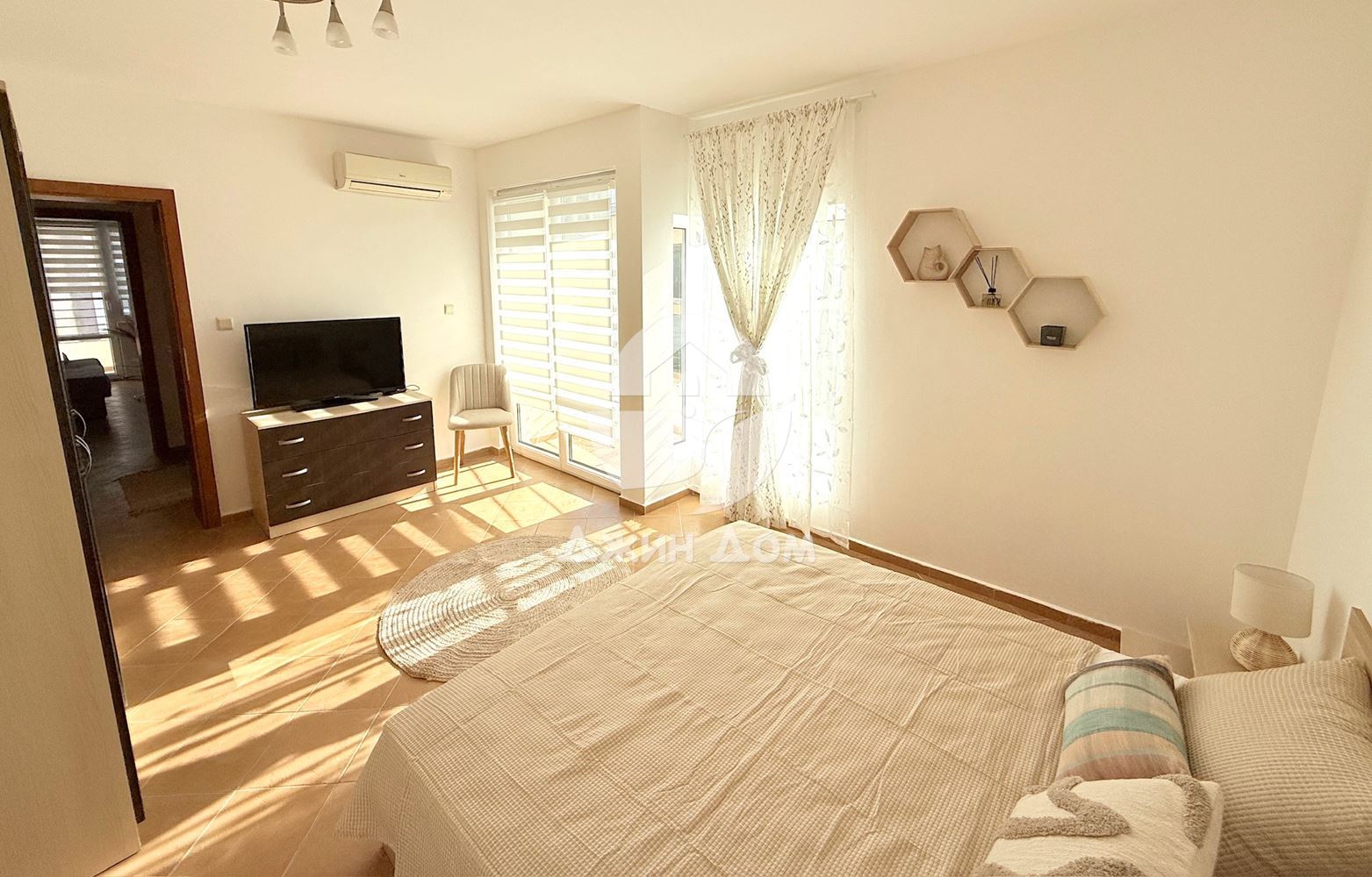 Тристаен апартамент с НИСКА ТАКСА ПОДДРЪЖКА в к.к. Слънчев бряг - 0