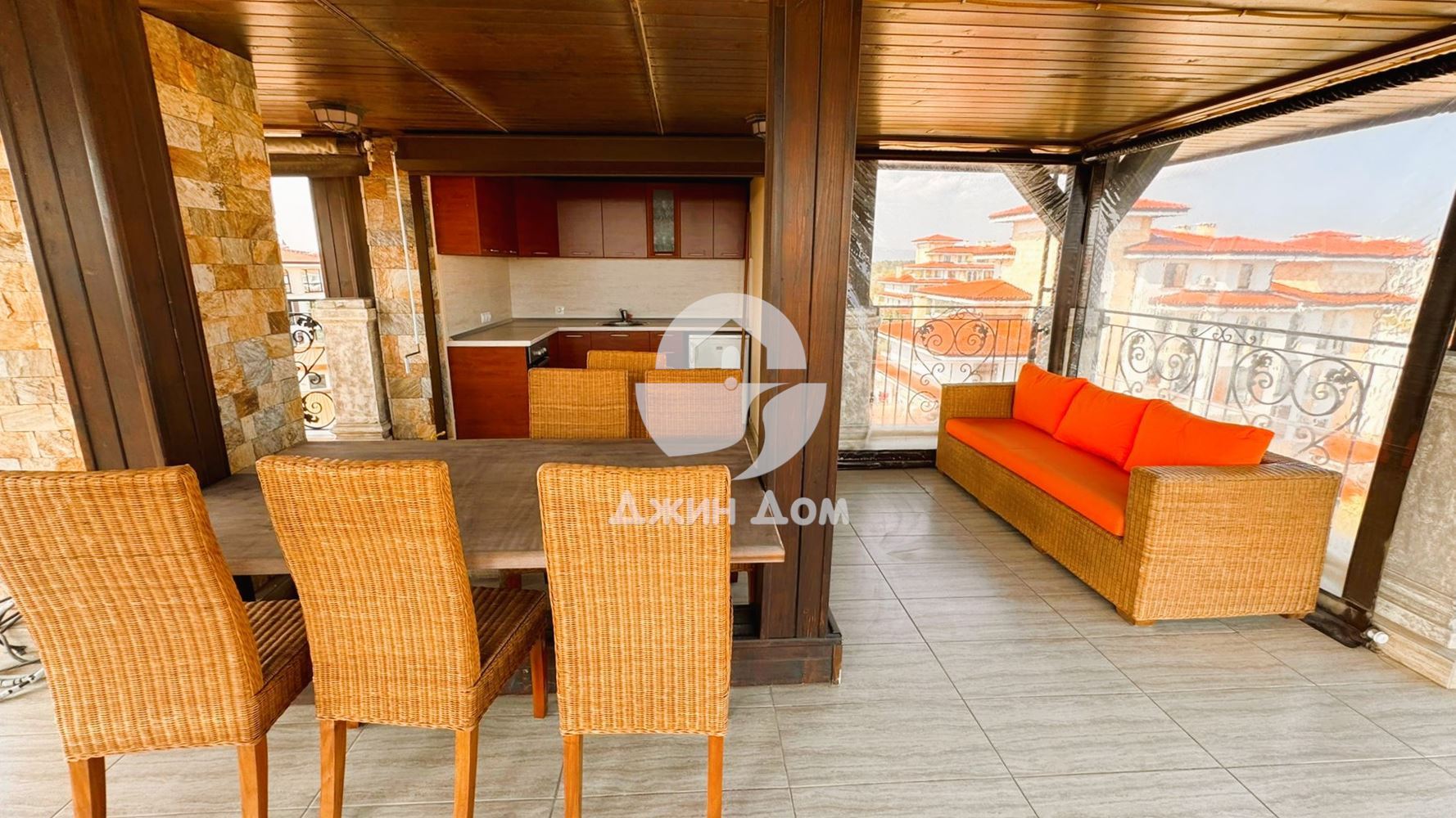 Четиристаен триетажен пентхаус в к-с „Естебан“, гр. Несебър - 0