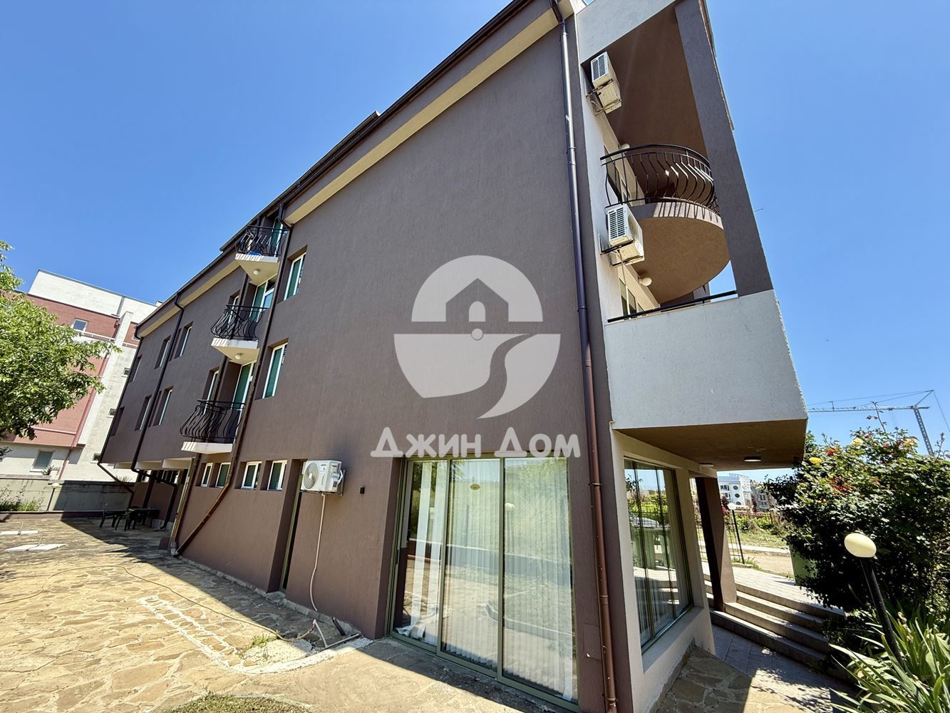 Двустаен апартамент в жилищна сграда БЕЗ ТАКСА, с. Равда - 0