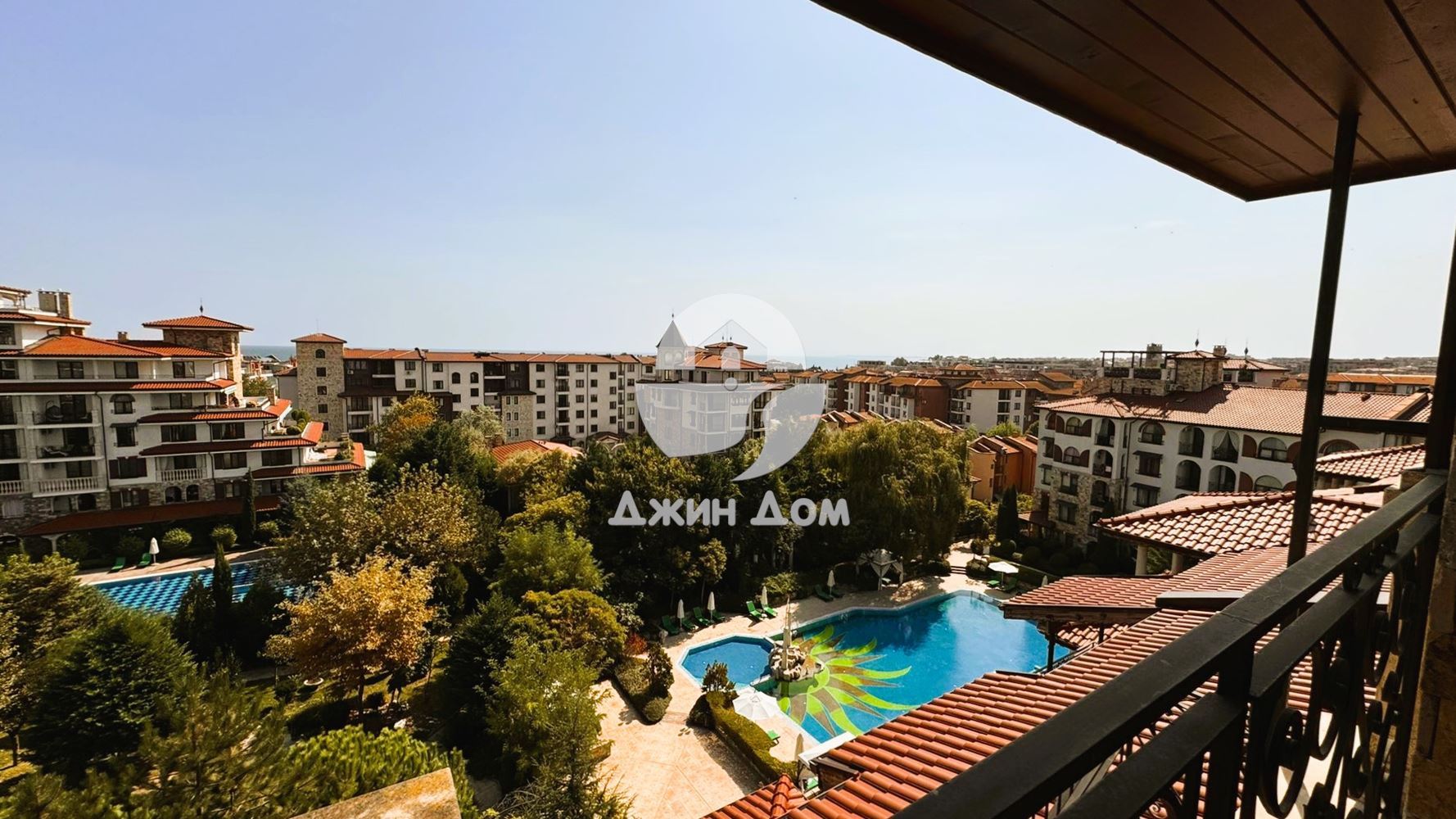 Четиристаен триетажен пентхаус в к-с „Естебан“, гр. Несебър - 0