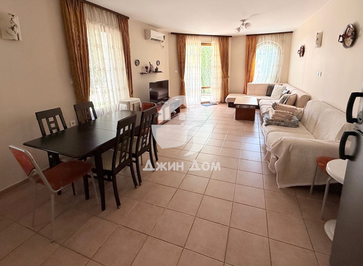 Просторен тристаен апартамент в к-с Съмър Дриймс, к.к. Слънчев бряг - 0