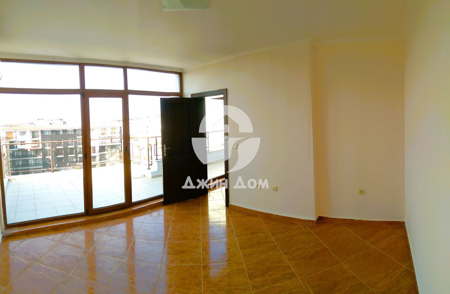 Необзаведен апартамент с ПАНОРАМА МОРЕ в к-с Хелиос, гр. Свети Влас - 0