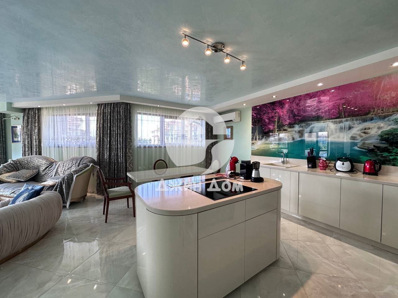 Просторен луксозен тристаен апартамент в к-с Посейдон, гр. Несебър - 0