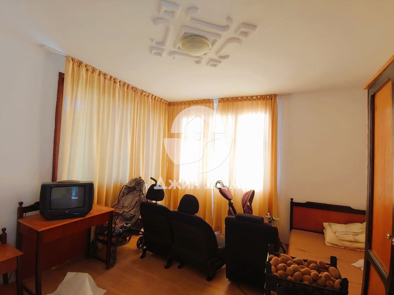 Просторна обзаведена двуетажна къща в с. Кошарица - 0