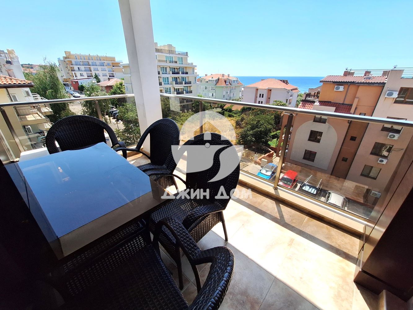 Тристаен апартамент с ГЛЕДКА МОРЕ в к-с Вила Аристо, гр. Свети Влас - 0